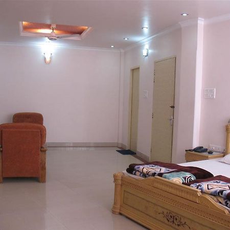 لاكناو Hotel Rest Inn المظهر الخارجي الصورة