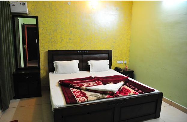 لاكناو Hotel Rest Inn الغرفة الصورة