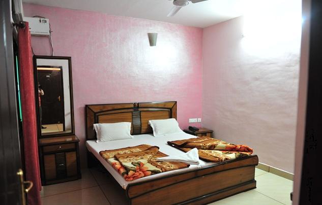 لاكناو Hotel Rest Inn الغرفة الصورة